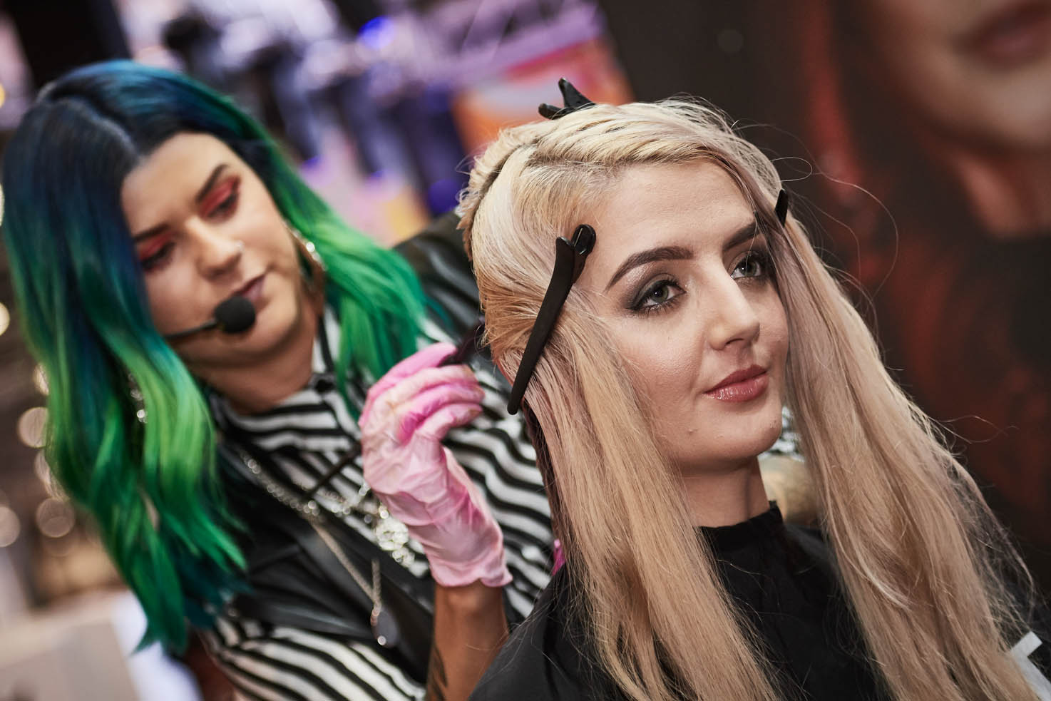 Kolorista boja kosu modela na sajmu Salon Internationala 2019