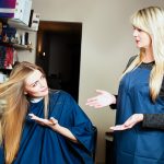 Komunikacija s klijentima frizerskog salona: Kako voditi teške razgovore?